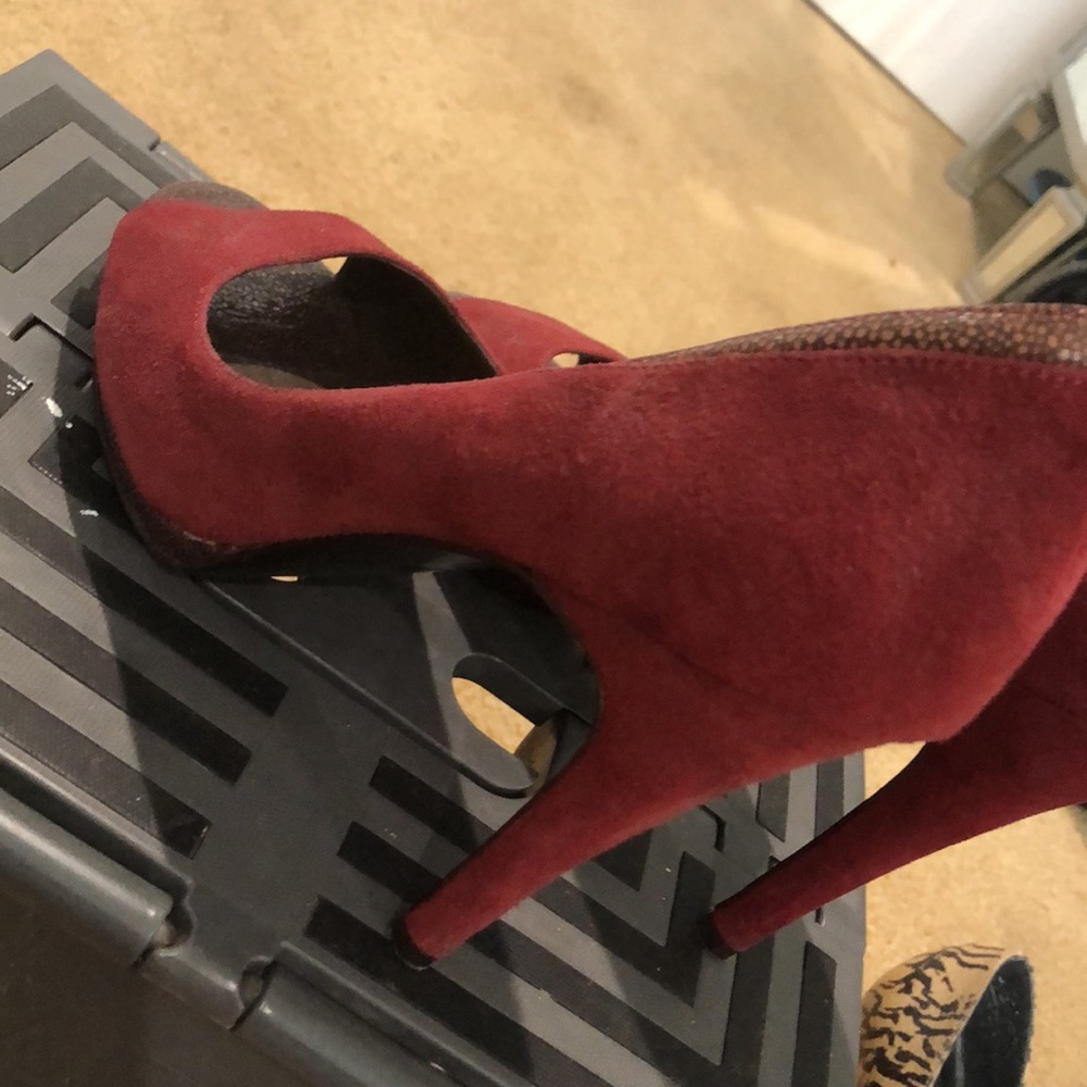 Shoes - Picture 6 of 9